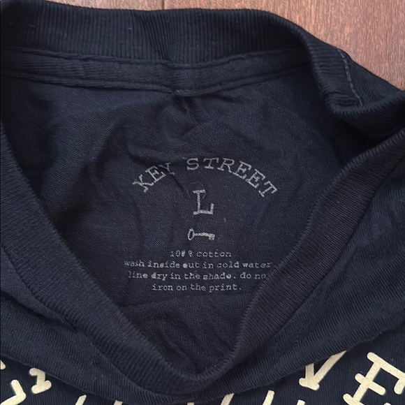 Key Street Navy Graphic Tee, Size Large, New Without Tags - Picture 2 of 8